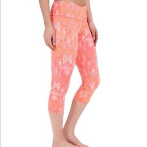 Alo Yoga - Airbrush Capri Leggings - NEVER WORN